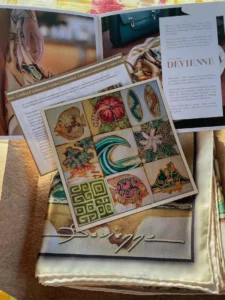 écrin du Carré de soie de luxe – finitions artisanales