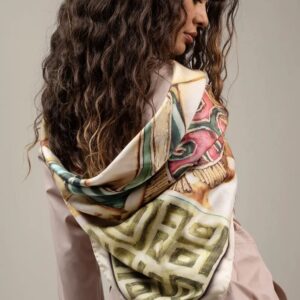 miss tahiti 2025 portant Eclats de Bora Bora sur ses épaules