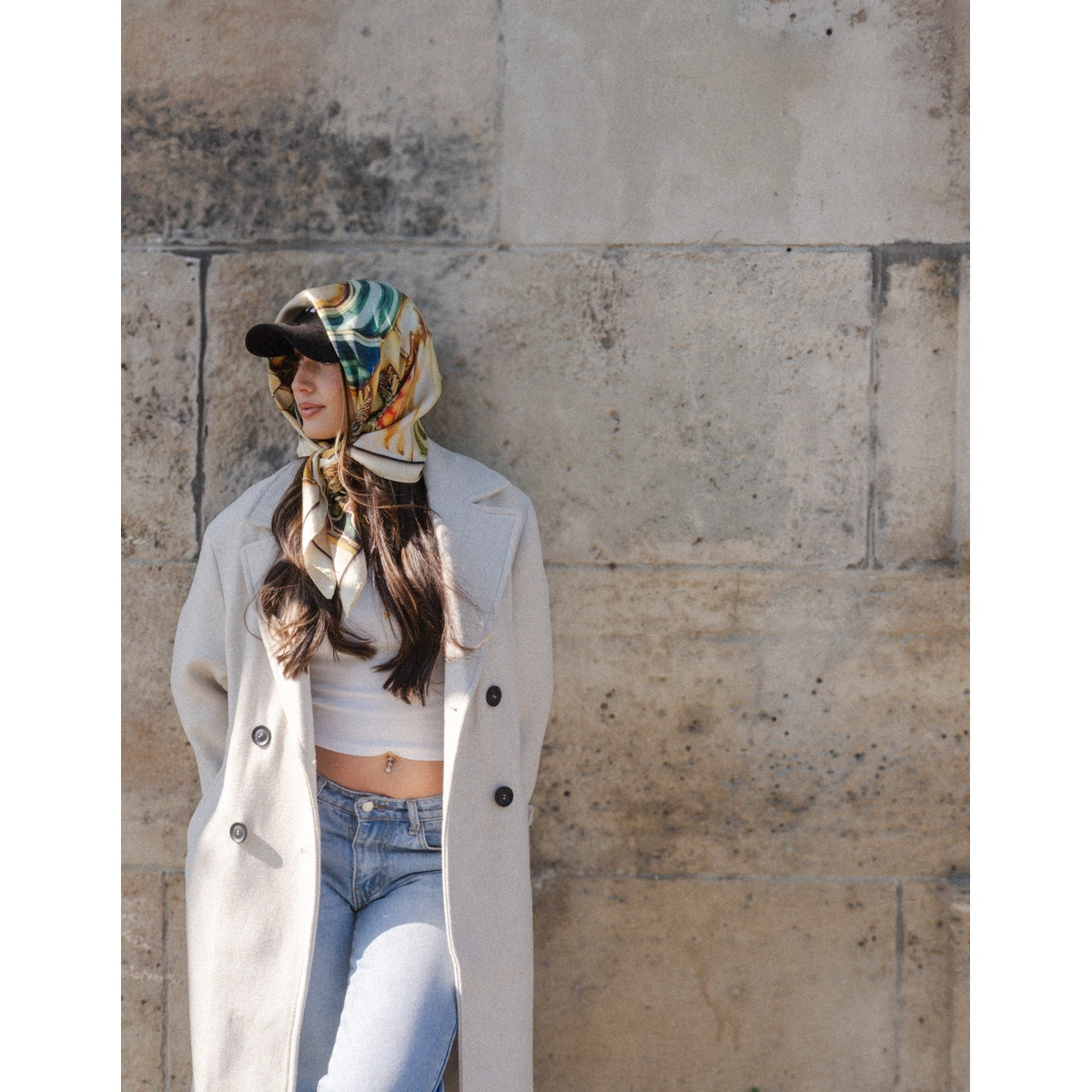 Silk scarf 90 Bora Bora worn outdoors